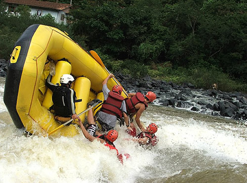 Resultado de imagem para rafting itajai açu